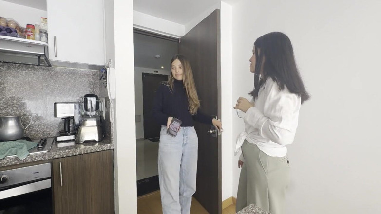 scarlettandc: Bekas teman wanita datang ke rumah saya untuk berkongkek semasa...