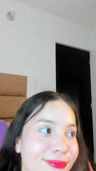 Pronto para brincar com meus peitos enormes?