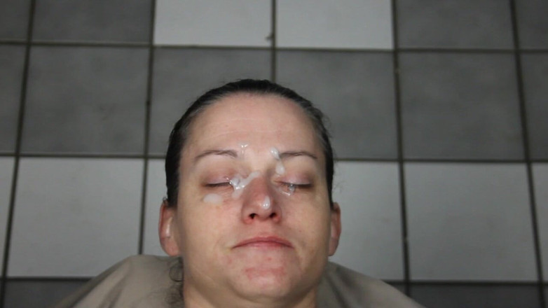 Dirty Dees: Bal in vuile dees die mooi gezicht neuken