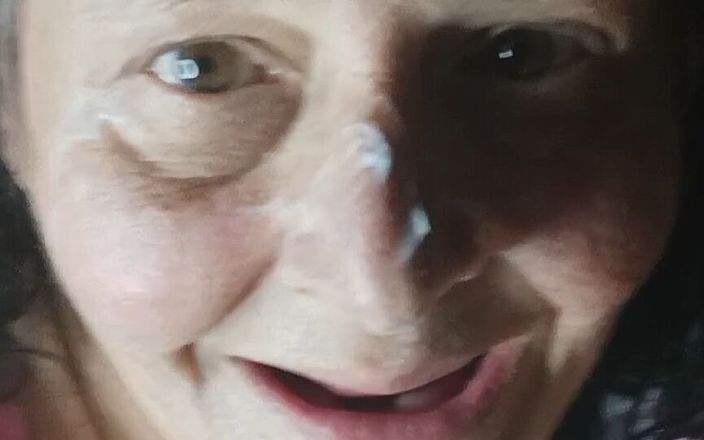 HerculesnVENUS: Haar aftrekfetisj zijdede haar gezicht in melkachtig wit wat een...