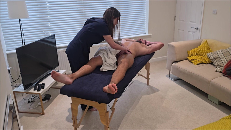 MassageRoomX: 마사지사는 그녀의 진짜 기술이 무엇인지 보여줬어