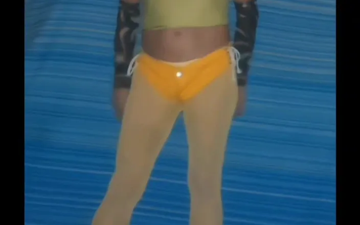 Lizzaali: Yellow Shorts with My Yellow Pantyhose