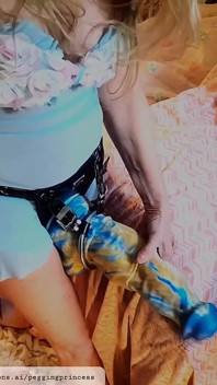 Domslut กําปั้นและตรึงสาวร่านของเธอด้วยควยปลอมดิลโด้ Xxl, Spirit