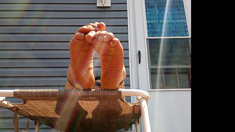 Midsouth Foot Fetish: 当你抚摸自己时，盯着我的脚底