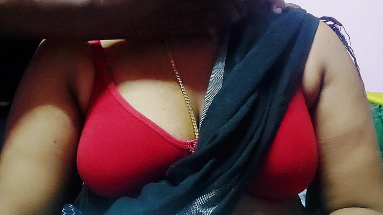 Desi Mohini: Горячий секс бхабхи дези Mohini с большими сиськами