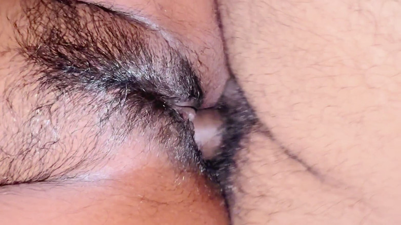 Xxxsexfreak: ผัวกูเย็ดหีขนดกของกูด้วยควยเล็กของเขา