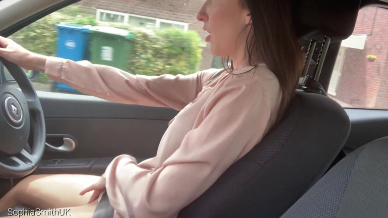 SophiaSmithUK: Sexy girl goes driving