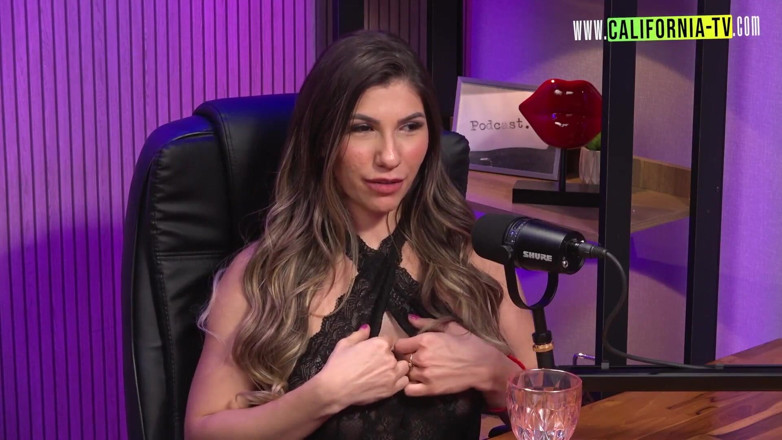 California TV: लैटिना आकर्षक Alexia Dhein के साथ Podcast