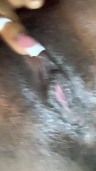 Blackgurl234 si cewek hot lagi asik muasin memeknya sampai muncrat