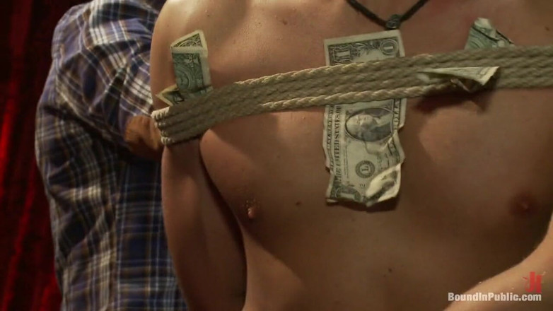 Bound in public: 발정난 남자