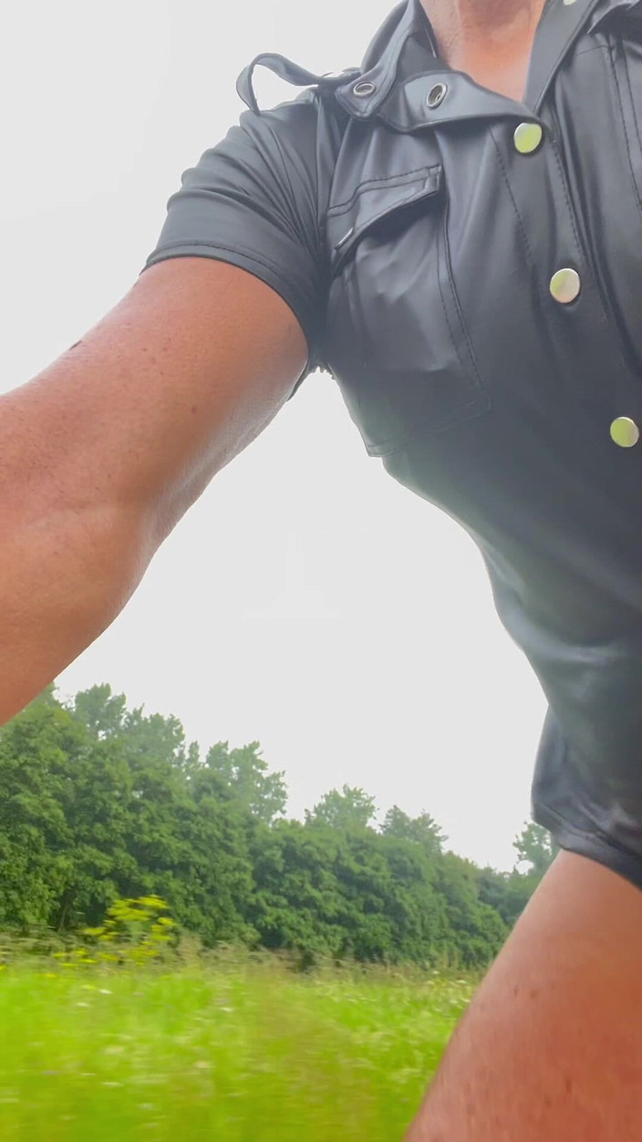 Benb Studio: Naked Cycling