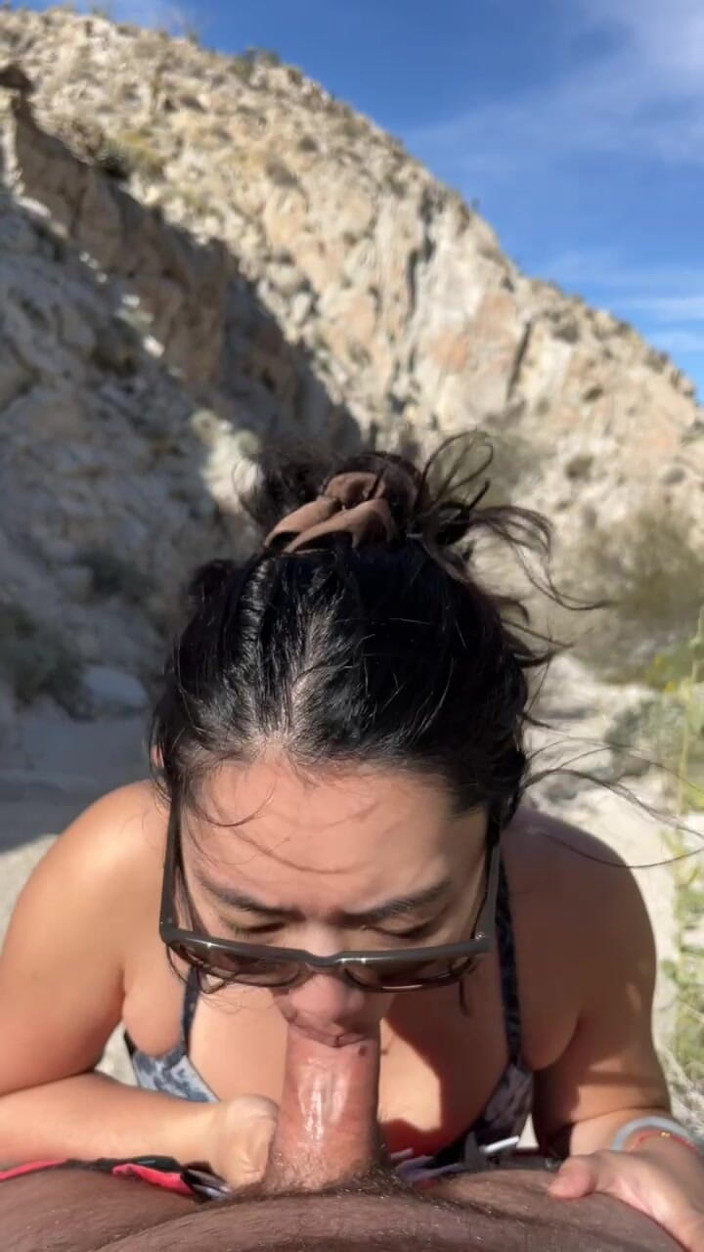 meimeiXXX: Buitenshuis pijpen tijdens het wandelen in de woestijn - amateur wmaf -...