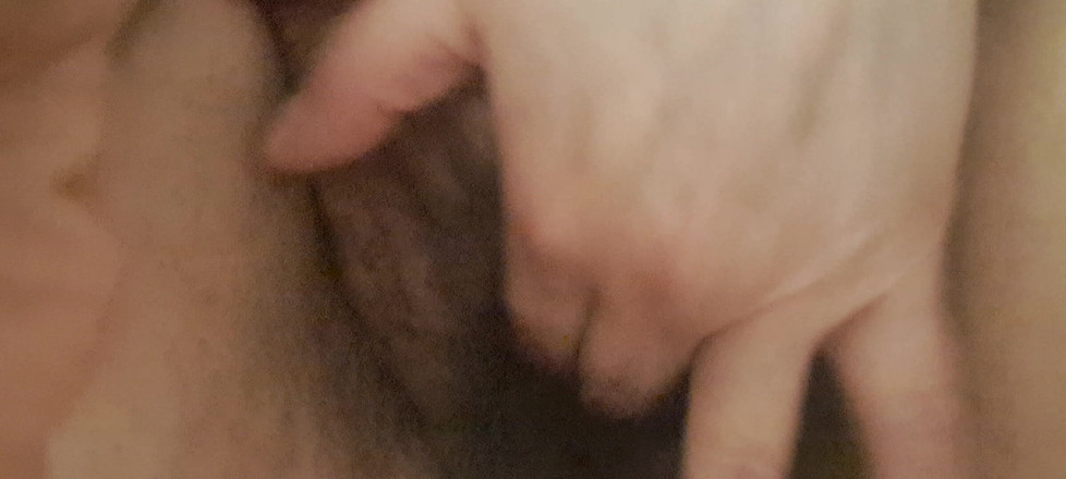 Mommy big hairy pussy: Seducing in a League and Showing off Her Mature Pussy