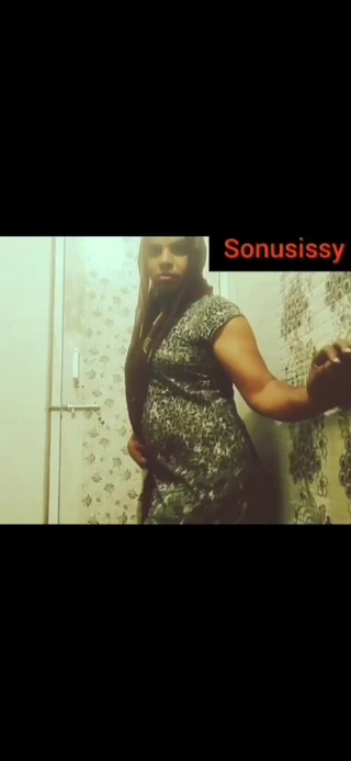 Sonusissy seksi di salwar navel striptis