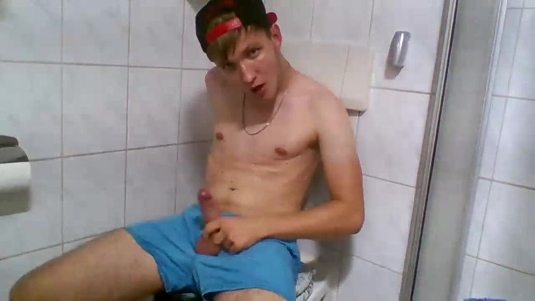 RomeoTyler: Bieber-like Twink Boy Masturbating