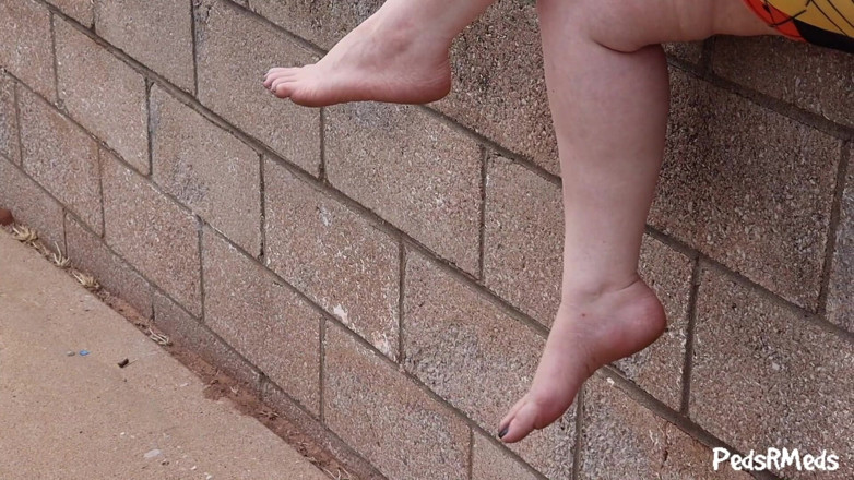 PedsRMeds: Little Miss Rya Flip Flop Popping Outside