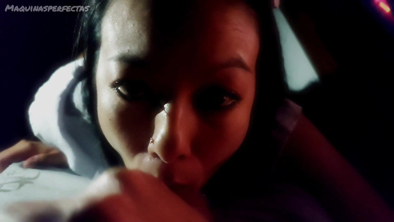 Maquinasperfectas: XXX masturbeert voor mij en vult uiteindelijk mijn mond met...