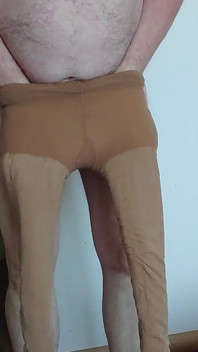Bavíme se se starými, zlomenými punčocháčemi