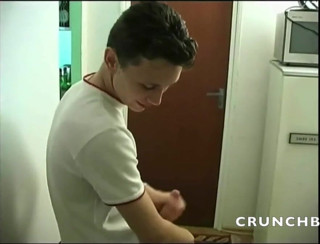 Crunch Boy: 若いストレートは彼のゲイの友人によって使用される - (オーディオが音楽なし)