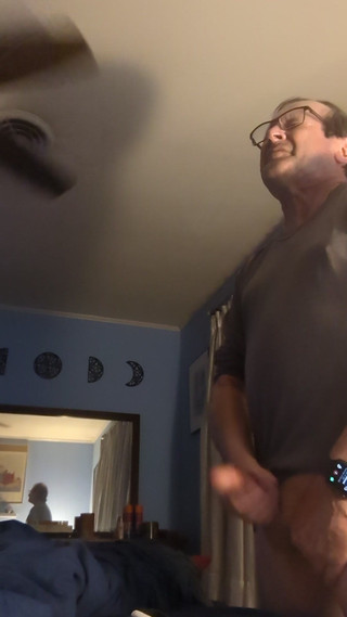 Hung Grandpa: おじいちゃんの精液を見るのが好きだといいのですが