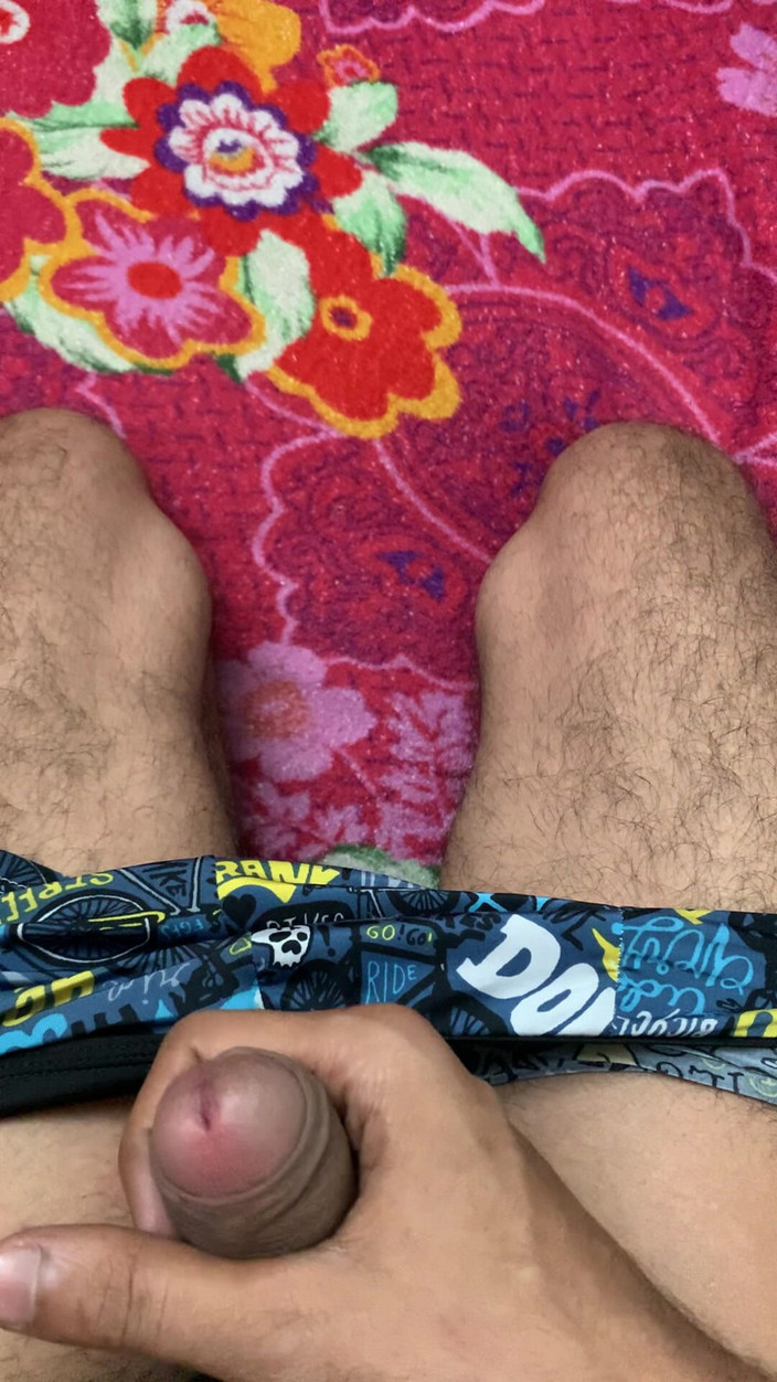 Komal sexy studio: Mi novia chupando mi bbc mientras ve una película
