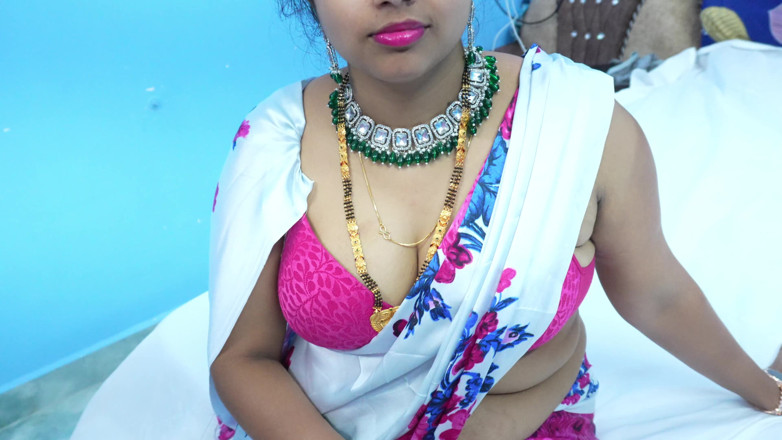 Nelam bhabhi: 인도 바비 마사지와 애널 섹스 섹시한 오디오