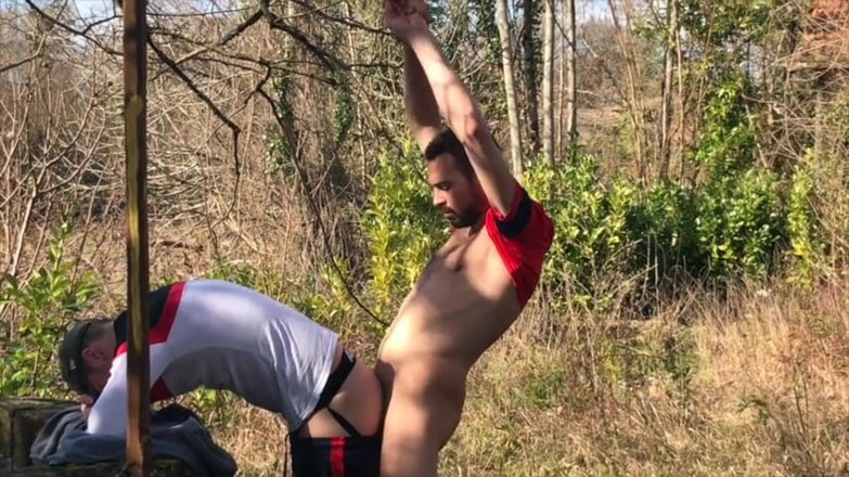 Gaybareback: Твинка трахнула порнозвезда XXL Koldo Goran