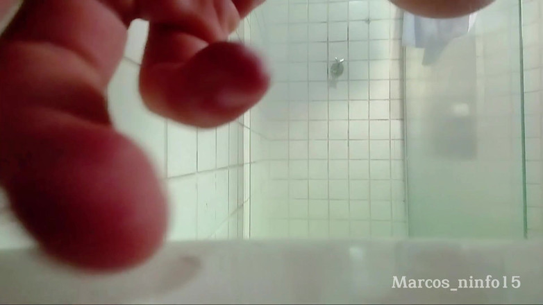 Marcosninfo: 首都に旅行して2つ星ホテルに泊まりました!夜、最悪のホテルでシャワーを浴びました