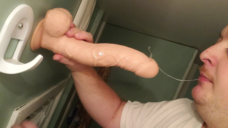 Charlieboy69: Allenamento gola profonda