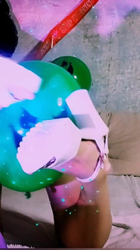 Yvie Lowe - Halloween Balloon Party