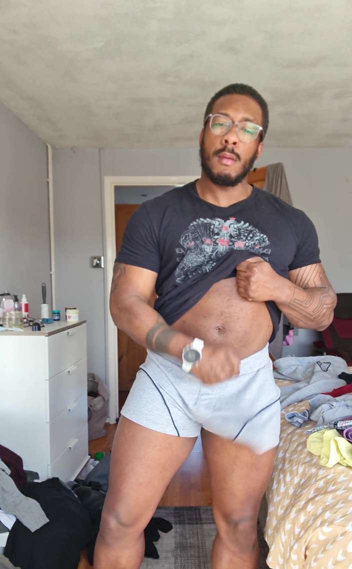 Amadeus: そのチンポをバウンスさせてください!