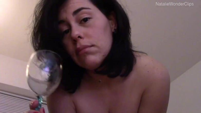 Natalie Wonder: Laat me je frisdrank drinken en dineren