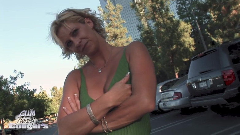 Inn Of Sin: Phyllisha Anne Spreads Her MILF Cunt for Cock
