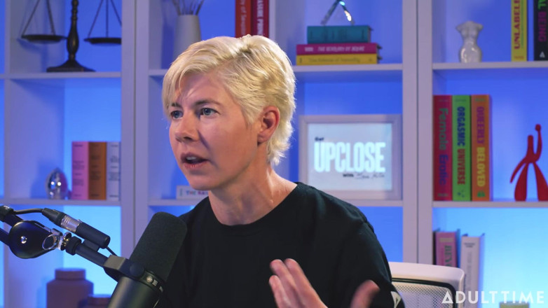 Adult Time Podcast: Charlie Forde: Lieto fine e orgasmi sopravvalutati | il podcast di...