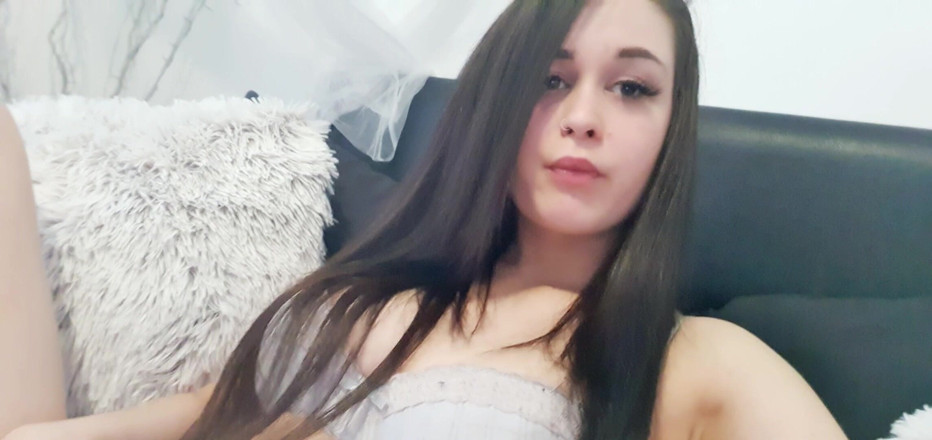 Holly Kitten: Teen Solo