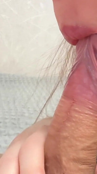 Rakaman dekat: Saya pancut dua kali ke dalam mulut adik tiri saya semasa dia memberikan saya blowjob 69 terbaik!