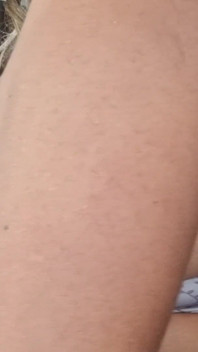Sujetador sexy vs satinado, tetas de bala, tetas punzante, tetas acariciando