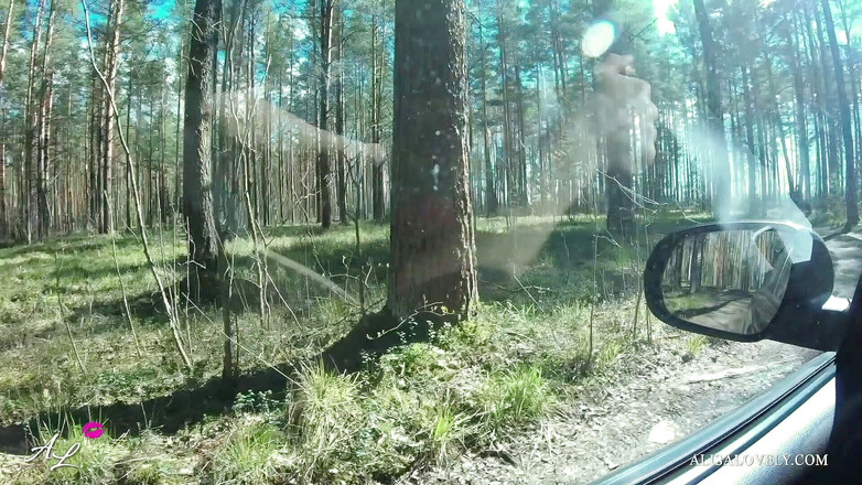 Alisa Lovely: Zawiózł mnie do lasu i zerżnął w samochodzie