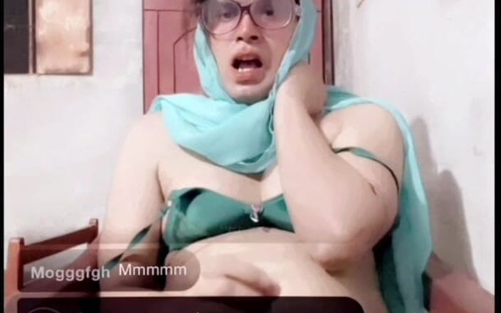 Jasiya: Prosím, udělej ze mě tvou poslušnou Sissy, vyhoň relaci.