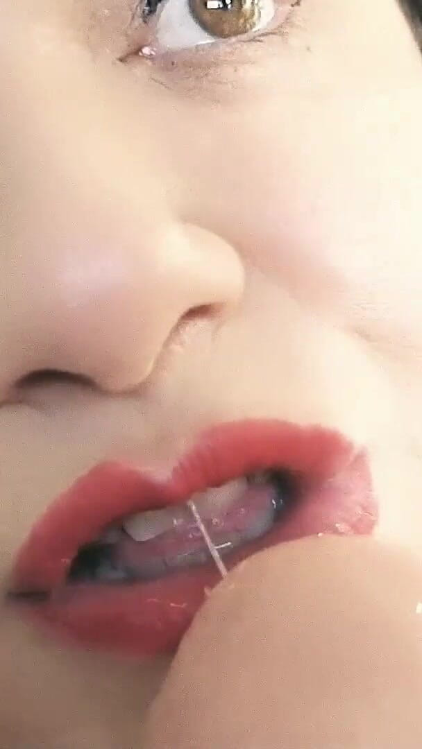 Iwazsoaking: 털이 무성한 미시 비 빨고 섹스