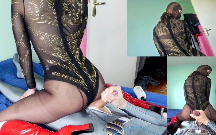Nylon Xtreme: Elena Clark 尼龙 leotard 手淫