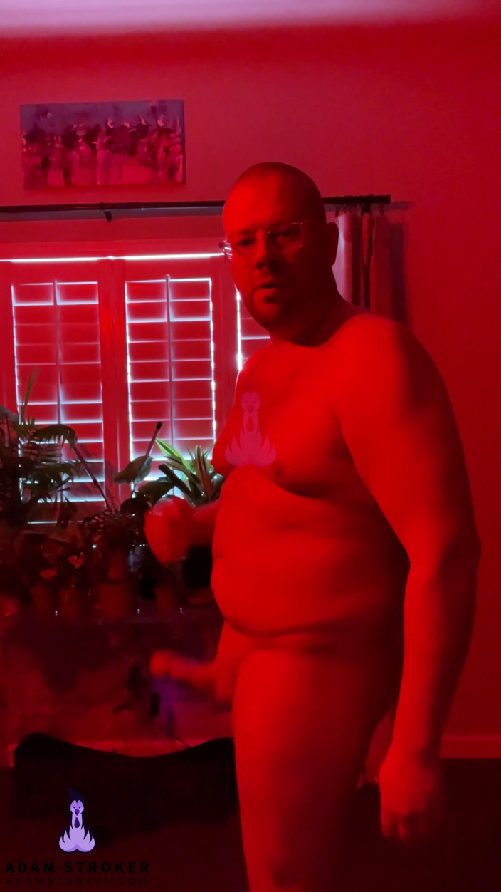 Adam Stroker: Izle beni azdırıyor ve lütfen