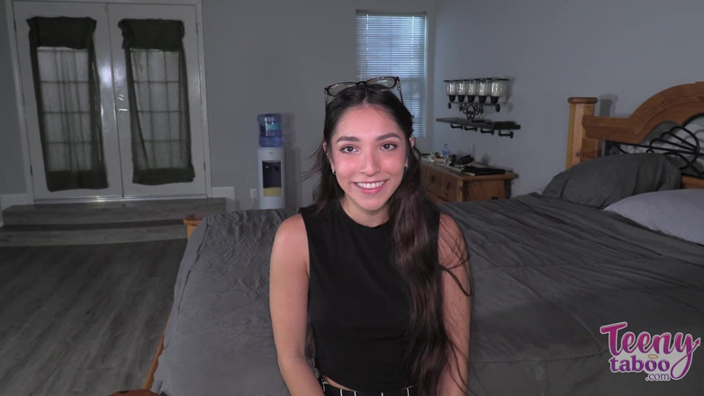 Teenytaboo: Trợ lý Madison bị bắt gặp đang thủ dâm trên chiếc...