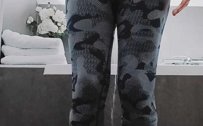 Legging wetting boy: Oops my legging