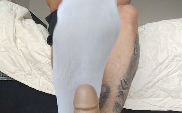 Tomas Styl: Latino Make a Footjob - White Socks