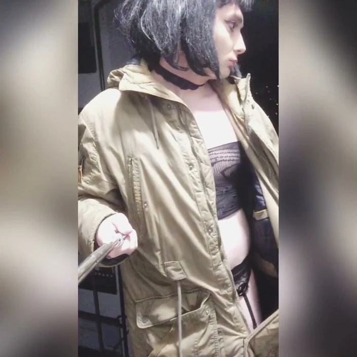 Sissyvalerie69: 第一次在我的阳台上闪烁