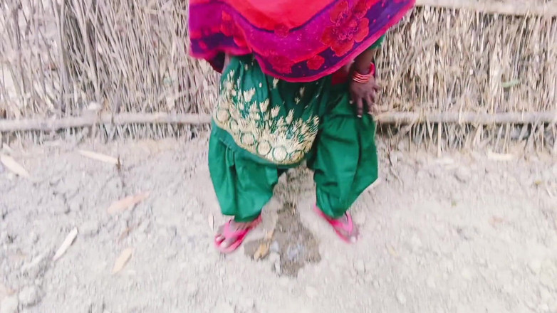 Ghazipur Uttar: Бихар Tr, Xhtad деревня Nomita Бхабхи пальцами на улице