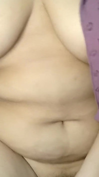 오이를 사용하여 큰 젖탱이로 자지를 젖히는 외로운 소녀 Colmek