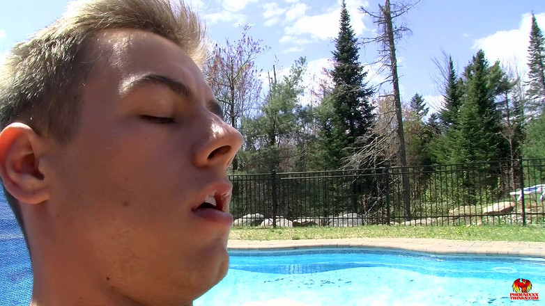 Phoenixxx: 射在他自己的脸上！