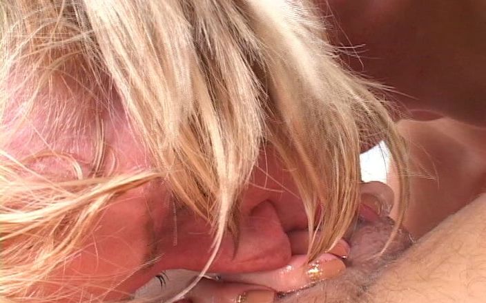Nikky Thorne's Teen Club: Vídeo exclusivo de elenco de uma primeira vez russa - Bic_273